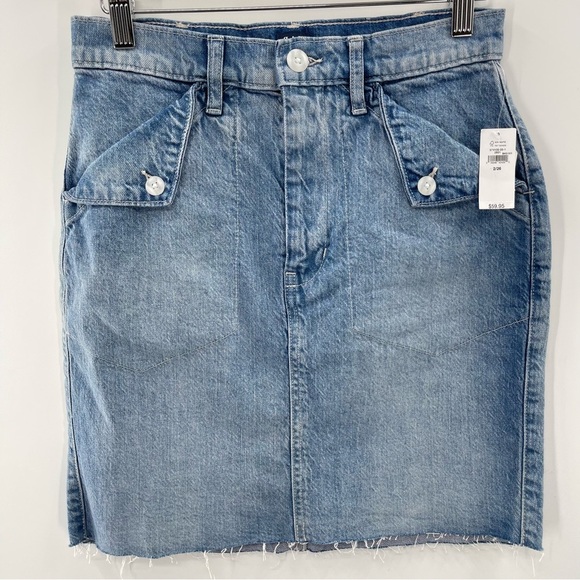 NWT Gap Fold Over Pockets High Waisted Denim Skirt
Medium Wash Size 26 / 2 - Picture 1 of 9